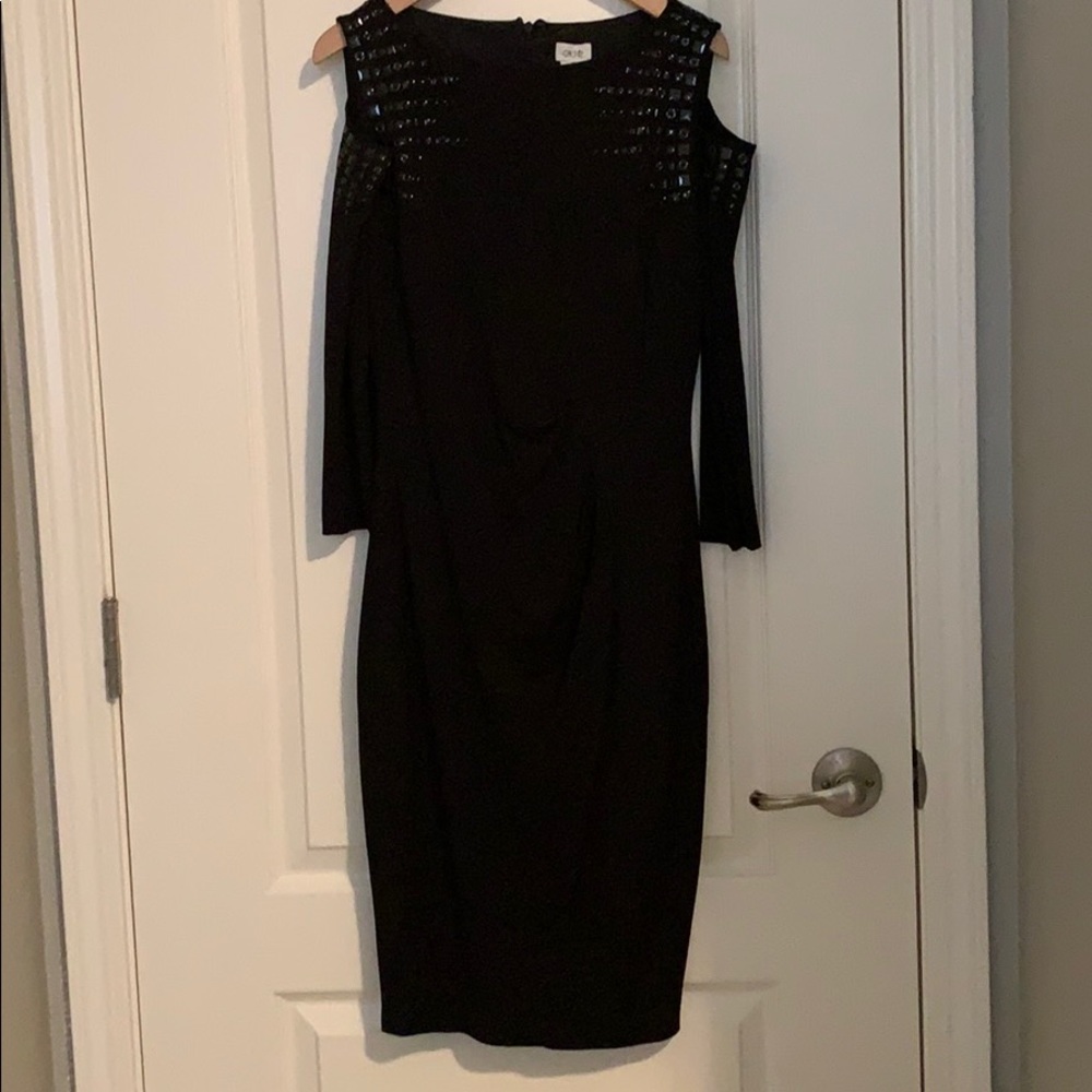 Black Cache Long-sleeved Open shoulder Dress